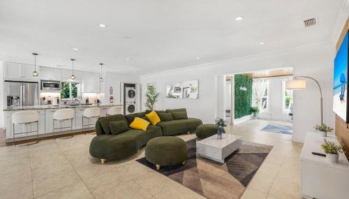 Spacious Miami Home with Private Pool & Parking - Foto 2