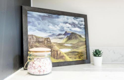 Long Stay Offers, Modern Amenities, Fully Equipped, All Bills Included, Perfect Location, King Size Bed, Fast Wifi - Foto 15