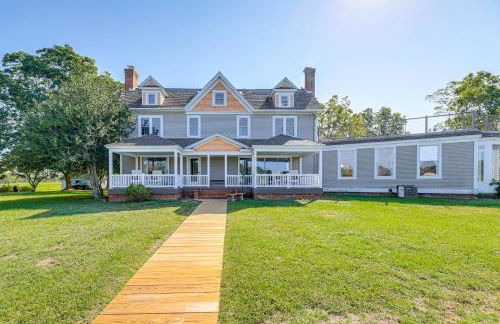 Riverfront Gem with Fire Pit in Eden - Foto 36