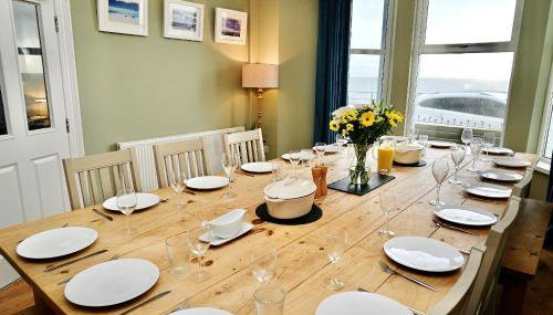 Bay View, Sleeps 18, 7 Bedrooms, 7 Bathrooms, Seafront, Criccieth - Foto 3