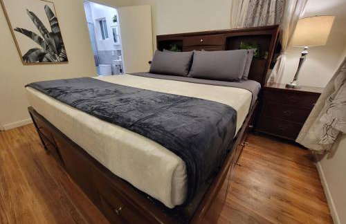 Perfectly located Pico Robertson ground floor 3 bedroom apartment Walk to restaurants WIFI TV Game Console Parking 5 minutes to Rodeo Drive - Foto 33