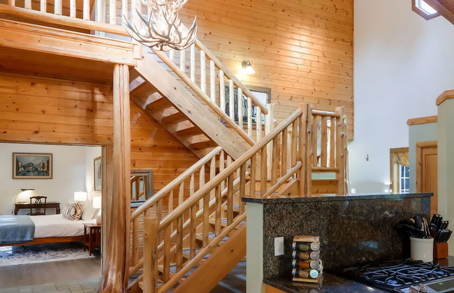 Boardman Monarch Upscale River Lodge HOT Tub! - Foto 68