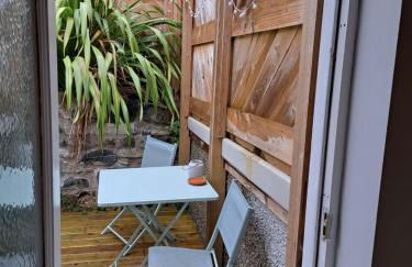 Llandudno apartment, quirky pub with tropical beer garden - Foto 16