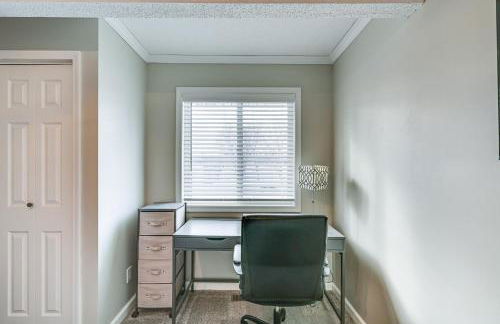 Riverfront Champlin Townhome with Deck and Water View! - Foto 29