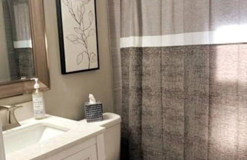 3311 Evanston Large Renovated 4 BDR Close to DTWN Laundry - Foto 14