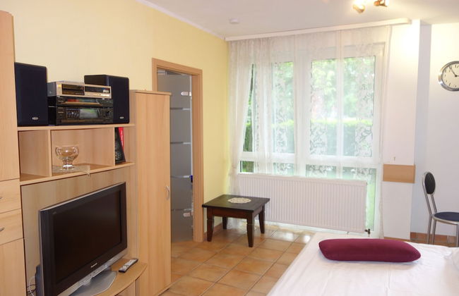 Tolstov-Hotels Big 2 Room Roßstrasse Apartment - Foto 24