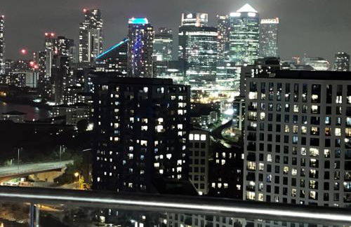 Penthouse with O2 Arena View, Free Parking & Portable AC - Foto 6