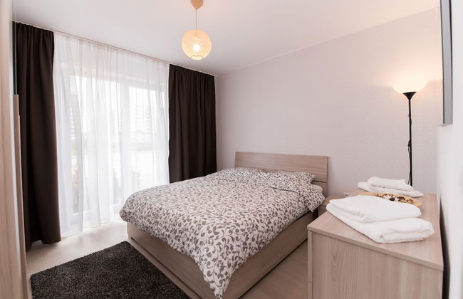 Thomas Apartments - Photo 4