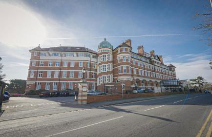 Burlington Mansions - Stunning Coastal Apartment - Photo 2