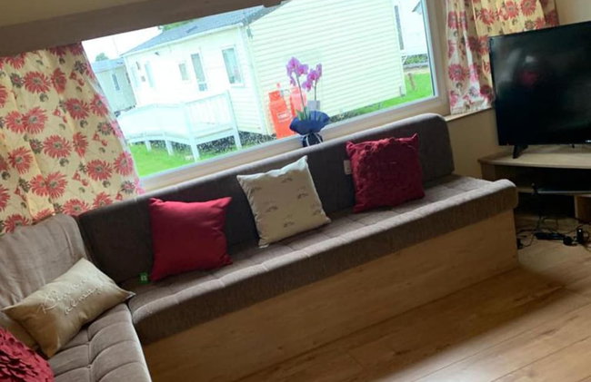 Caravan - Sleeps 6 - Parking, Pool, Facilities - Foto 6