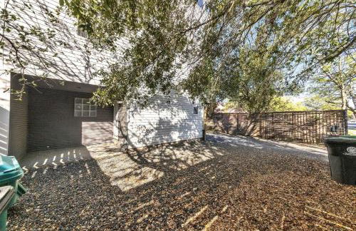 Modern Comfort in the Heart of Museum District townhouse - Foto 34