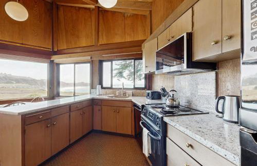 Curtis-Moulton Retreat - Photo 10