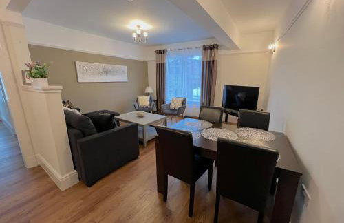 Large Family-Friendly 2BD Glastonbury Retreat, Sleeps 5 - Foto 9