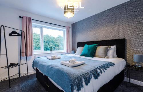 Open Plan - 3 Bedroom House - Garden and Outdoor Seating - Driveway Parking - Short Drive to City Centre - Foto 2