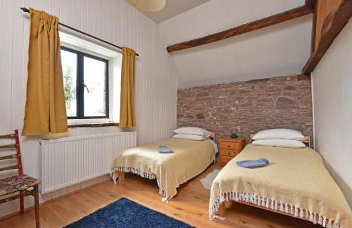 The Hayloft at Cwmffrwd Farm - Photo 8