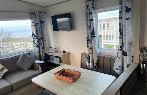 Cabin - Sleeps 4 - Pets Ok - Balcony - Parking - Foto 7