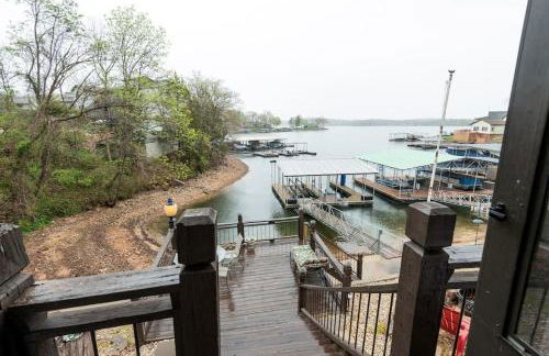 Serene Duplex Lakefront Retreat: sleeps up to 20 - Foto 23