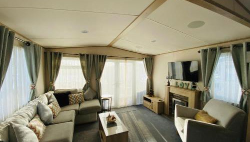 RJ Luxury caravan hire 2 with Hot Tub - Foto 2