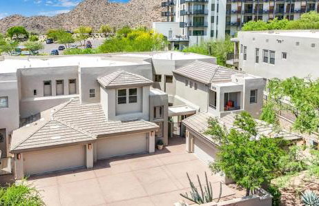 Spacious 3BR Villa w Mountain Views, 2 Patios & Private Garage Near Scottsdale - Foto 1