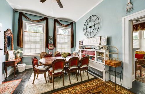 Spacious Historic Home with Yard and Deck! - Foto 5