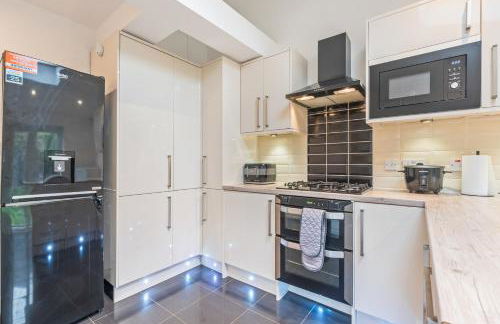 Awesome Coventry Home for Business Contractors and Suitable for families with Free Parking 14mins from NEC - Foto 21