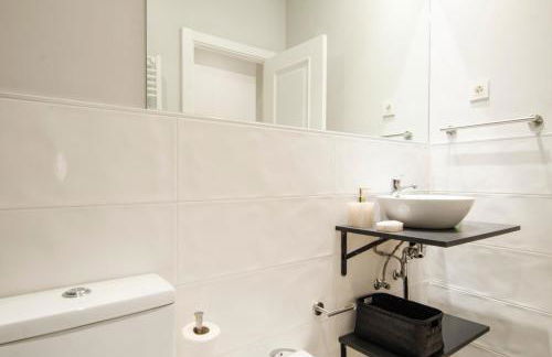 Stunning Stylish 4BD 3BTH - City Center-Atocha - Photo 28