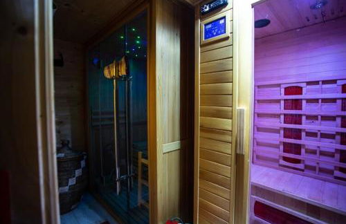 Chalet in Aosta near Pila Ski Lifts - Photo 32