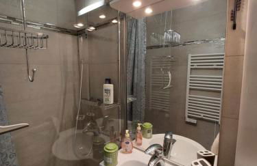 Studio rénové confort meublé 3 étoiles - Les Crêtets - Foto 8