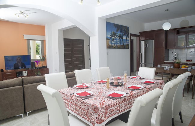 Stunning new Beach Front Villa,1st Line to the Beach, Large Pool, Wonderful Area - Foto 21