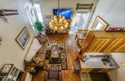 TahoeCozy with Pool Hot Tub and Near Northstar - Foto 11