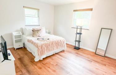 Akron Abode - 2pm Check In & Out - Foto 5