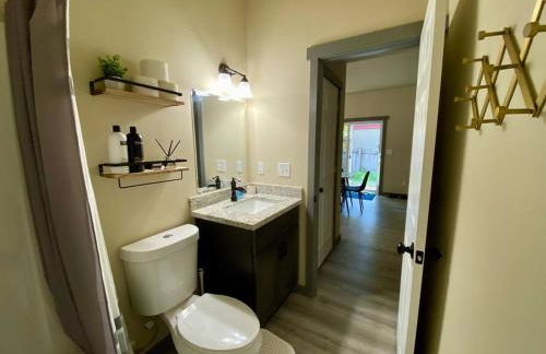 NEW Modern Cabin! 5mi to Mt Rainier National Park! Hot Tub & Wifi - Foto 12