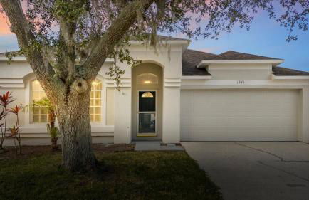 NEW - Poolside Oasis Heated POOL Home - 2000 SF - Foto 3