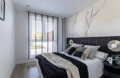 AkomodaT en Precioso y Moderno con Jardín y Parking - Foto 3