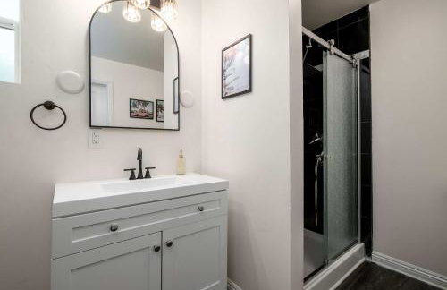 Huge House with Pool! Sleeps 16 - BBQ - Shuffleboard - Foto 34