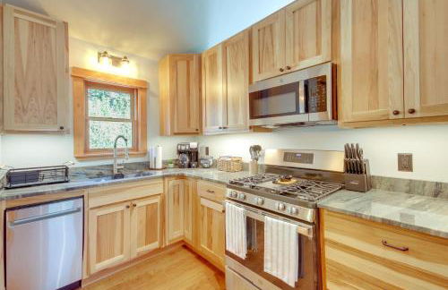 Secluded Livingston Retreat with Deck and Fire Pit! - Photo 10