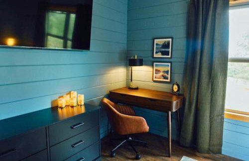 Luxe Lodge Escape - Hot Tub-Outdoor Movies-Game Room-Fire Pit - Foto 49