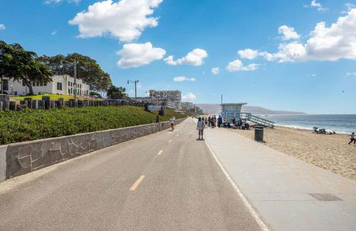 Oneluxstay 3BR Home Near the Beach - Foto 25