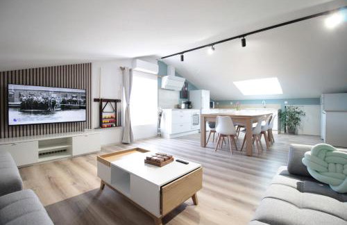 Verdun Centre - Full climatisation - 3 chambres - 7 couchages - 10 personnes - Parking Proche - Terrain 800m2 - Balnéothérapie - Air de jeux extérieurs - TOP CONFORT - Géré par PrestaZen'Services - Photo 2