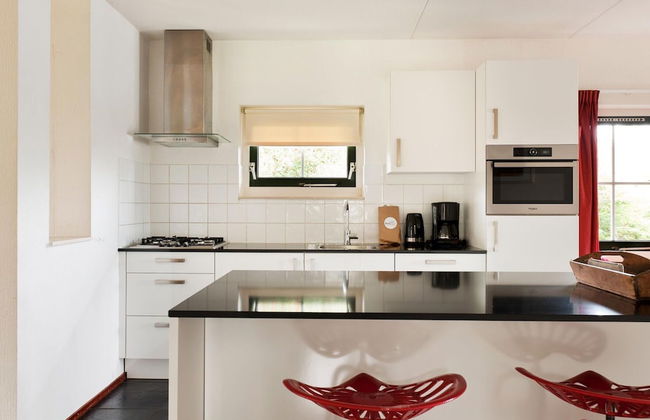 Family House With Wellness - Photo 11