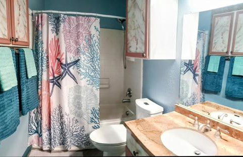 4BR Retreat with Game Room & Massage Chair - Sleeps 12 - 2 Kings - Step-Free - XL Private Patio - Foto 25