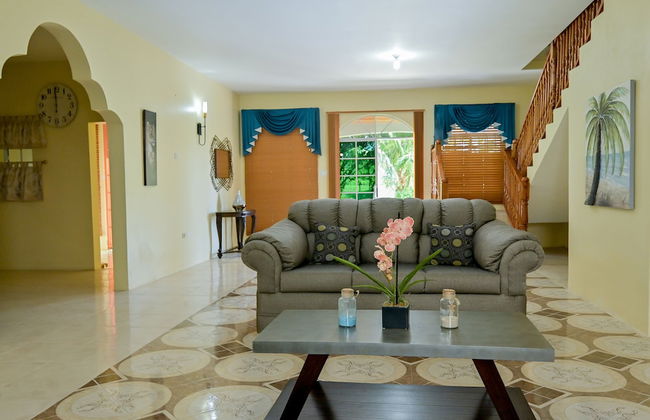 Champagne Villa - Photo 4