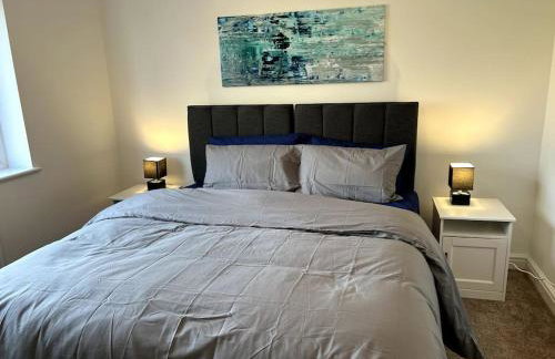 Large 5 Bedroom House Sleeps 10 Ideal for Contractors - Foto 8