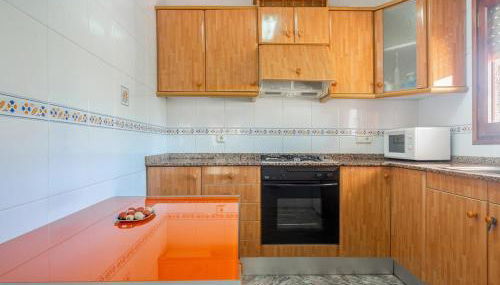 Preciosa casa con un enorme jardín - Foto 3