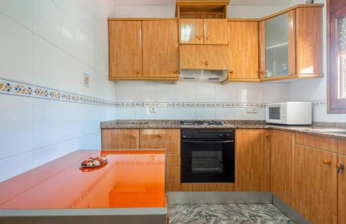 Preciosa casa con un enorme jardín - Foto 3