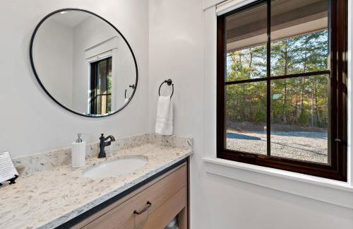 Hilltop Lodge Opulent Lakefront Living in Lake James - Photo 16