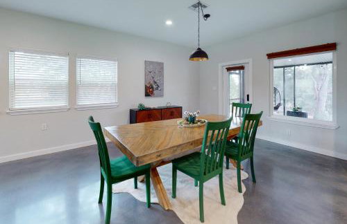 Secluded home with firepit, gas grill, central AC, game room, W/D - Foto 5