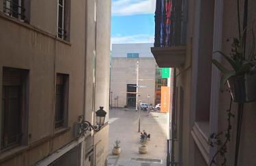 Your Valencia Home - Photo 20