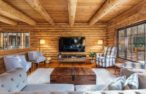 Log Cabin sleeps 20 with hot tub, EV Charger, firepit - Foto 22