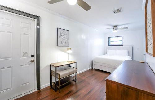 Waterfront Luxe 3BR, Pool, Hot Tub & Dock - Foto 33